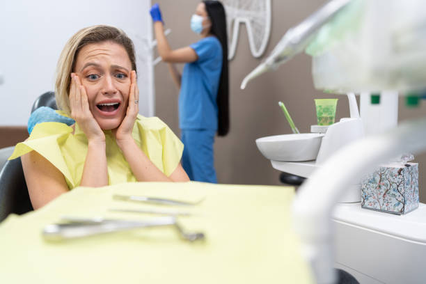 Best Weekend Emergency Dentist in Dyersville, IA